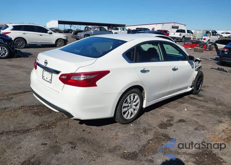 2018 Nissan Altima 2.5 S z USA, uszkodzony, nr VIN 1N4AL3AP8JC225930